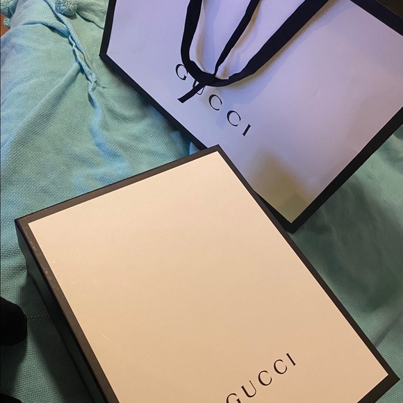 Authentic Gucci - Picture 3 of 5